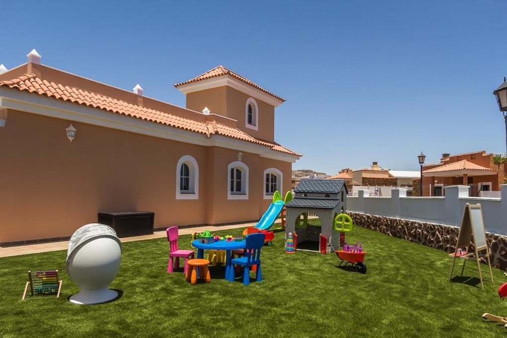 Perfect For Family Holidays With Private Pool, Near Beach And Golf- Villa Ashley Costa De Antigua Ngoại thất bức ảnh